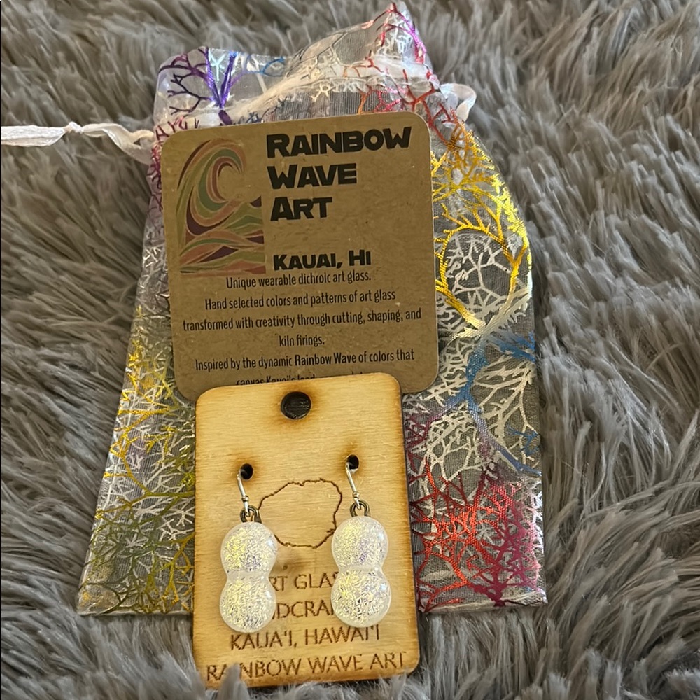NEW Handcrafted in Hawaii Art Glass Earrings
